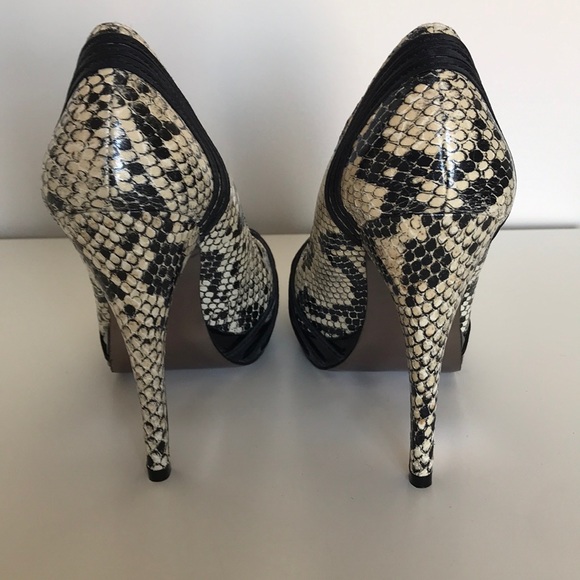 Exchange by Charles David Snakeskin Heels, Size 8 - Picture 3 of 6